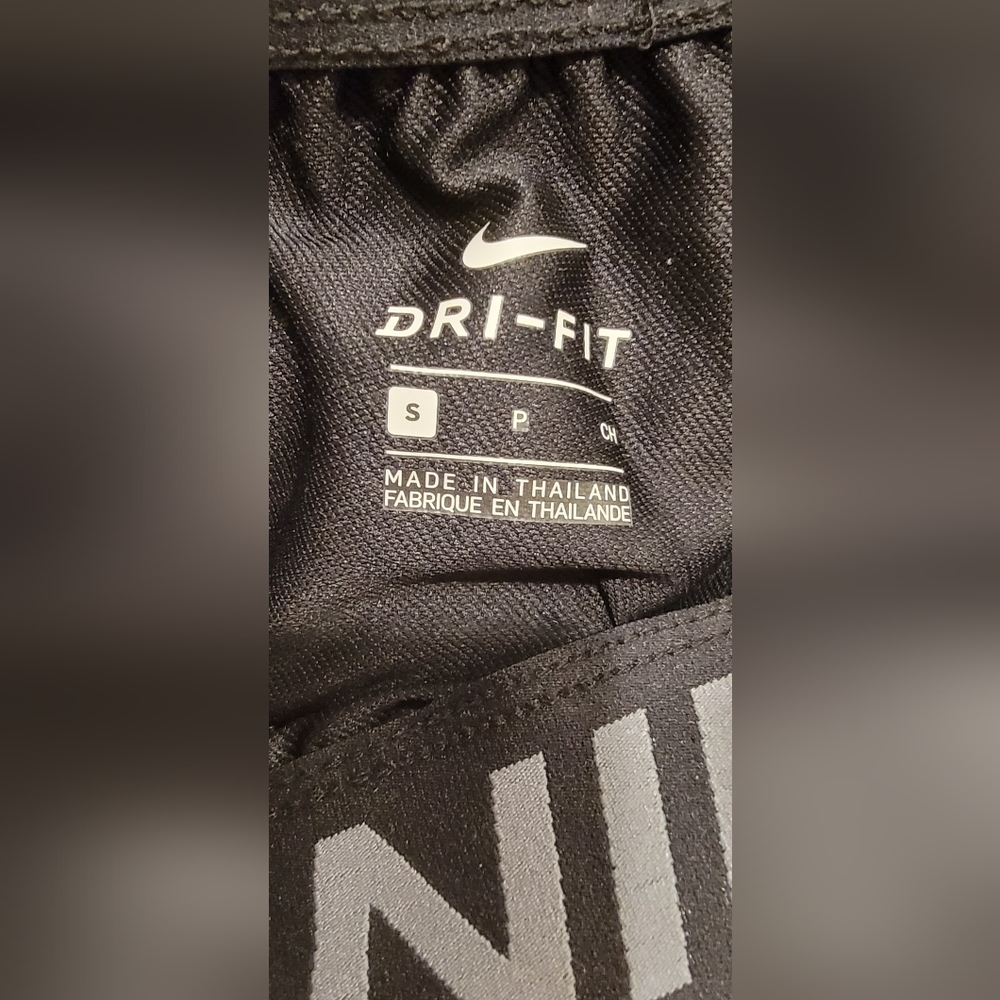 Womens Nike Shorts - Picture 2 of 2